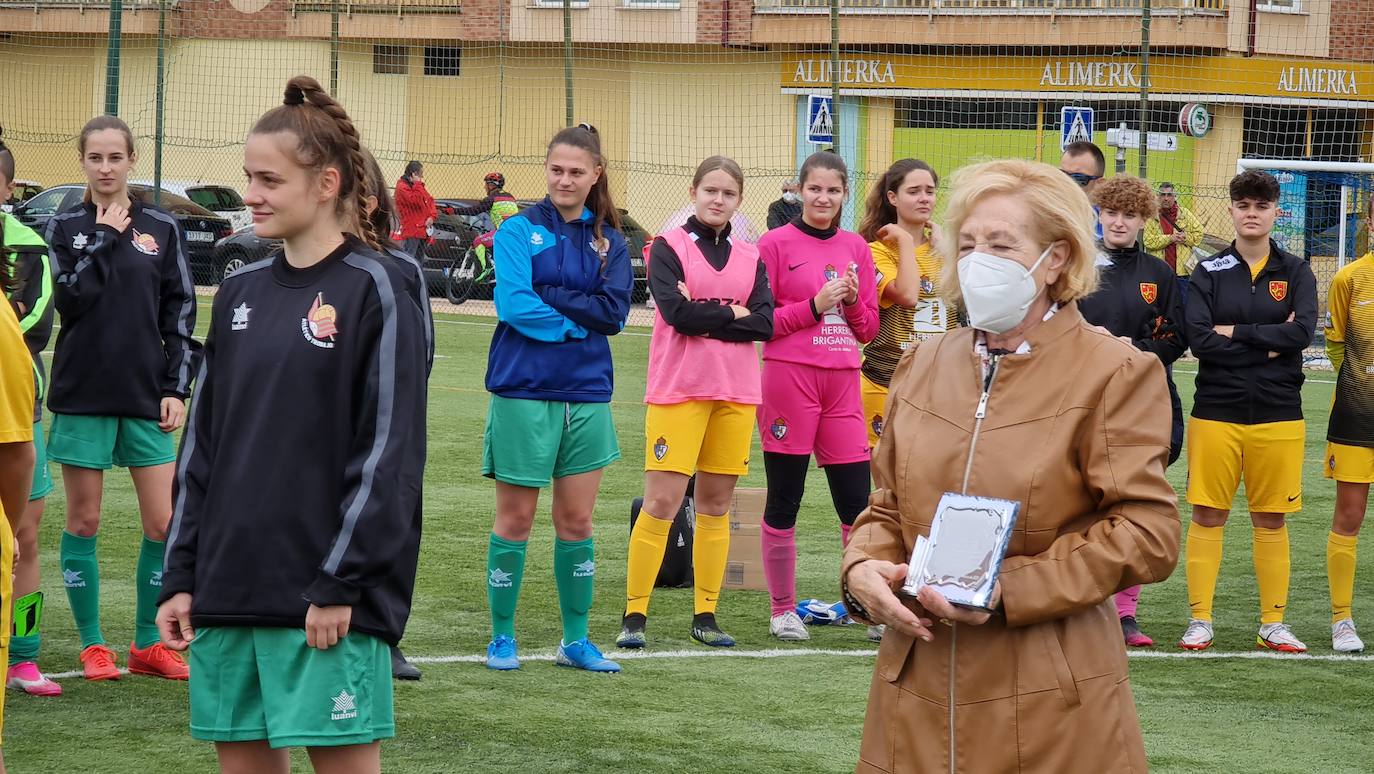 La I Copa Diputación de fútbol femenino ha servido para realizar un tributo a una de las grandes impulsoras de este deporte en la provincia