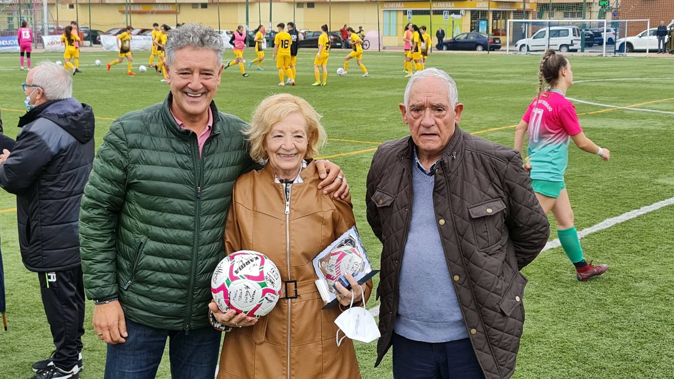 La I Copa Diputación de fútbol femenino ha servido para realizar un tributo a una de las grandes impulsoras de este deporte en la provincia