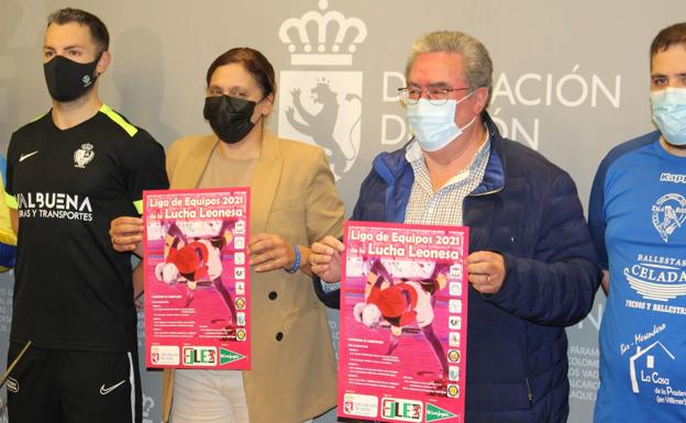 La diputada provincial de Deportes, Susana Folla, junto al presidente de la Federación de Lucha Leonesa, Ángel Rivero, en la presentación de la Liga de Equipos 2021.