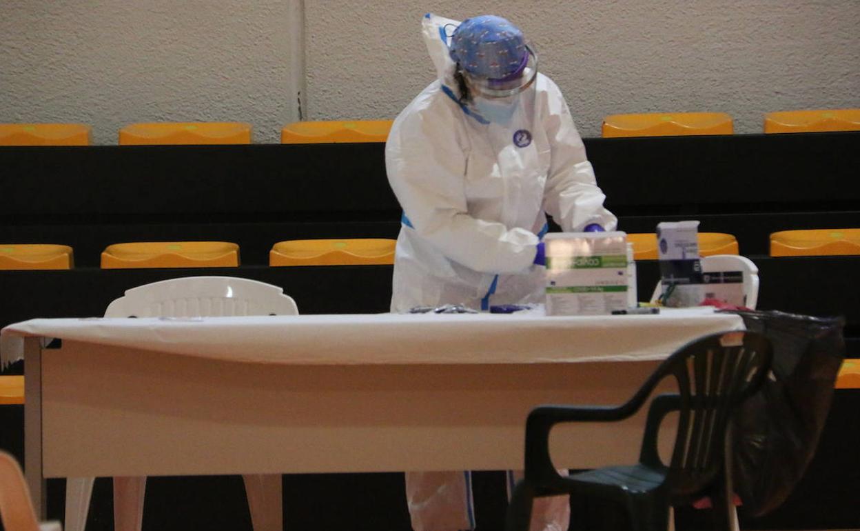 Imagen de uno de los cribados masivos realizado en Boñar durante los peores meses de la pandemia.