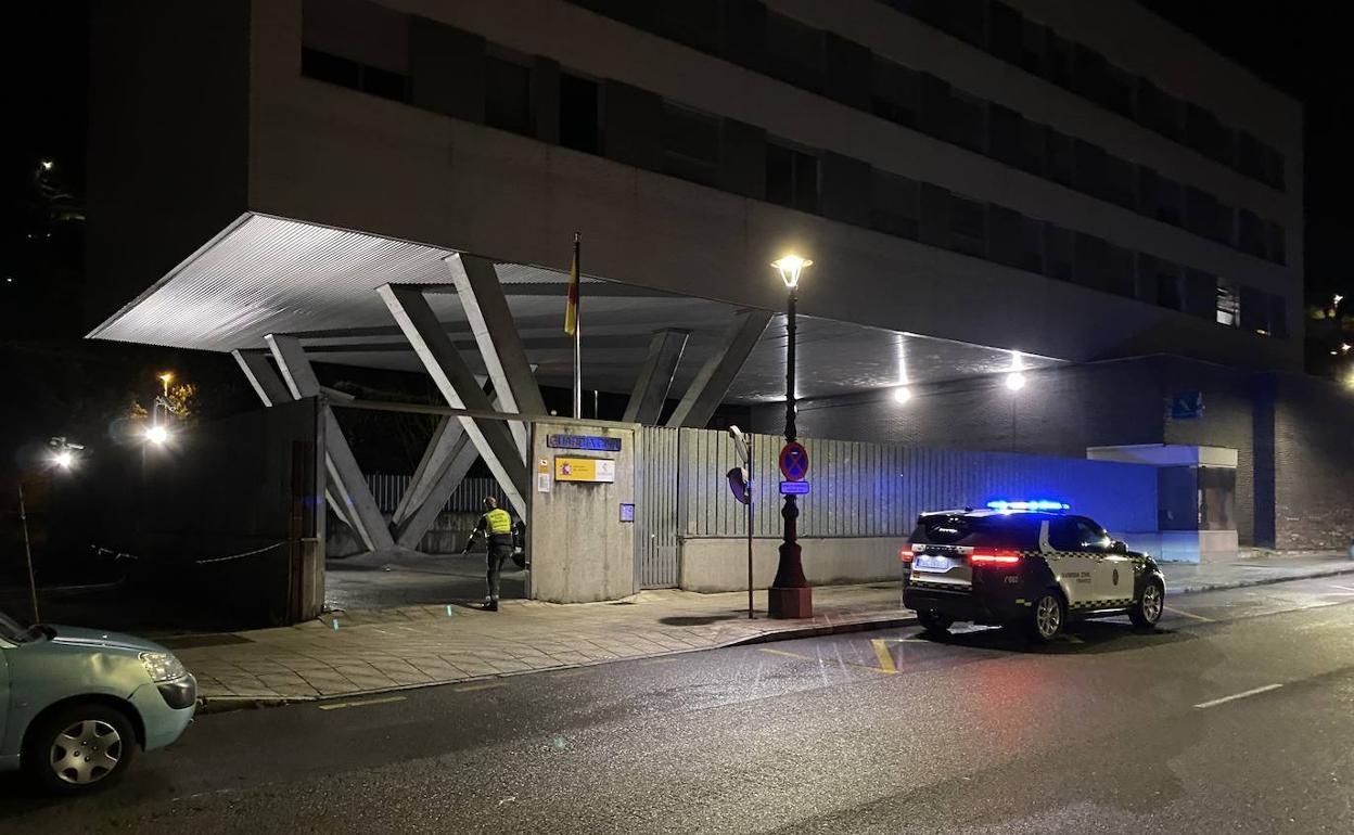 Cuartel de la Guardia Civil donde se encuentra detenido. 