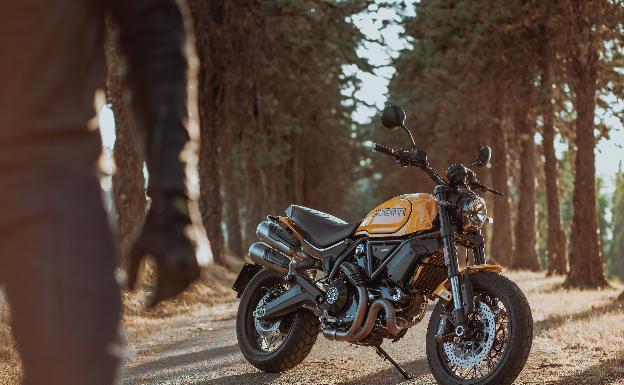 La Scrambler 1100 Tribute Pro 