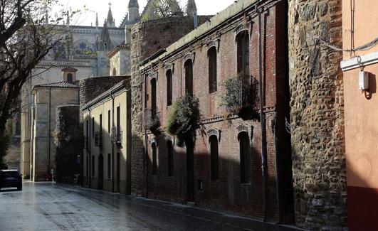 Casas anexionadas a la muralla.