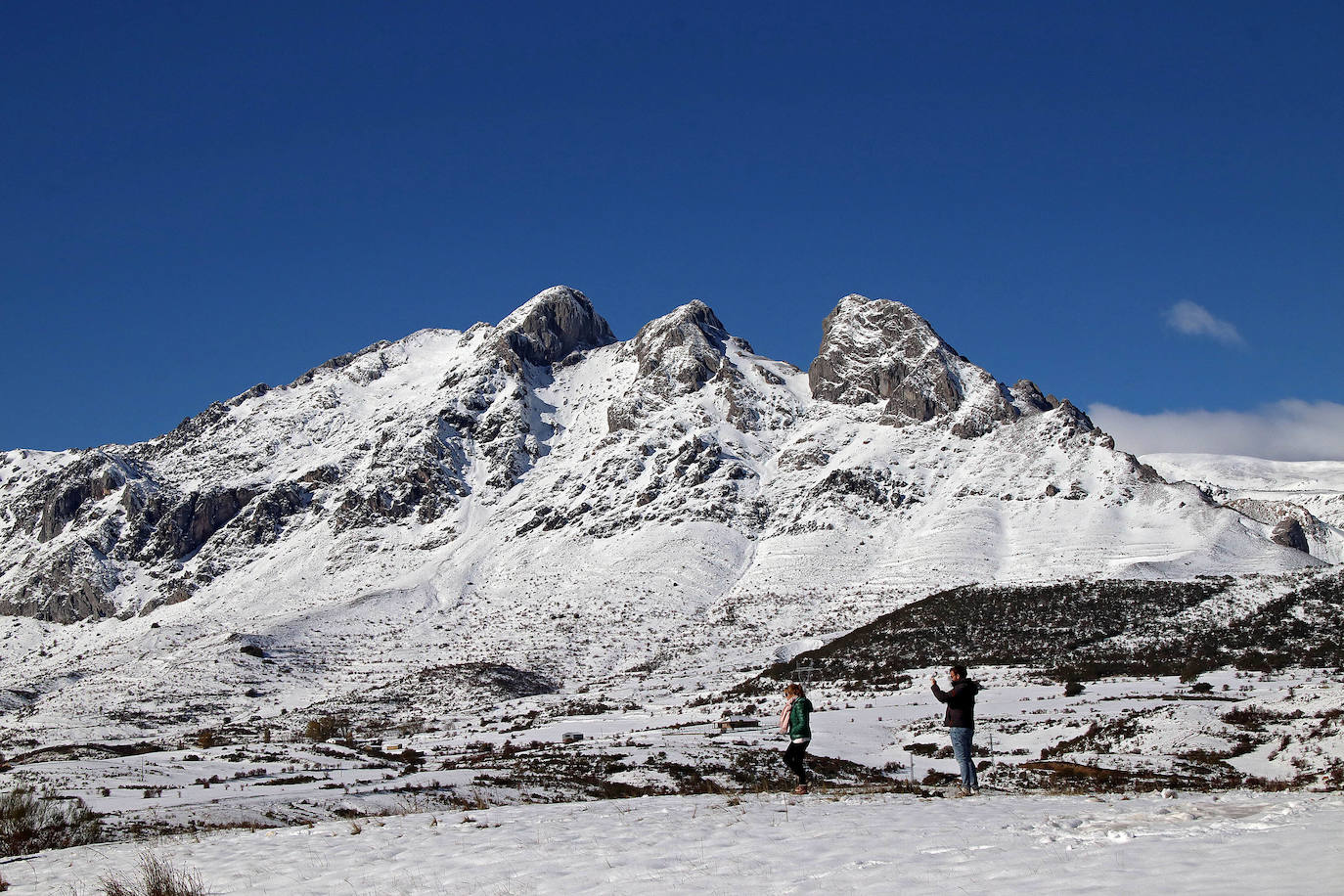 La primera nevada de la temporada cubre cumbres y valles en la comarca de la Tercia.