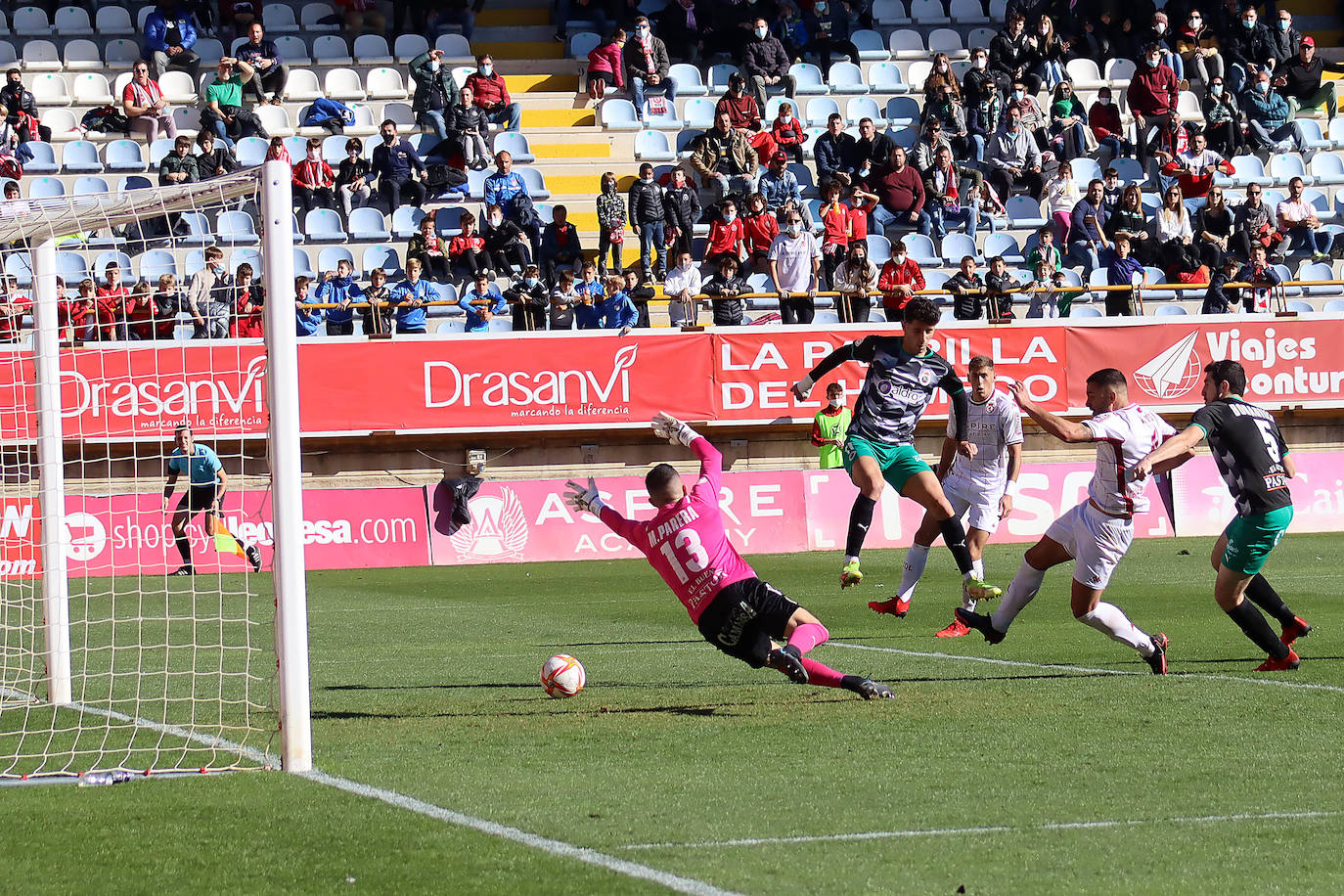 El Reino de León ha vivido una contundente victoria de los suyos ante uno de los líderes de la categoría.