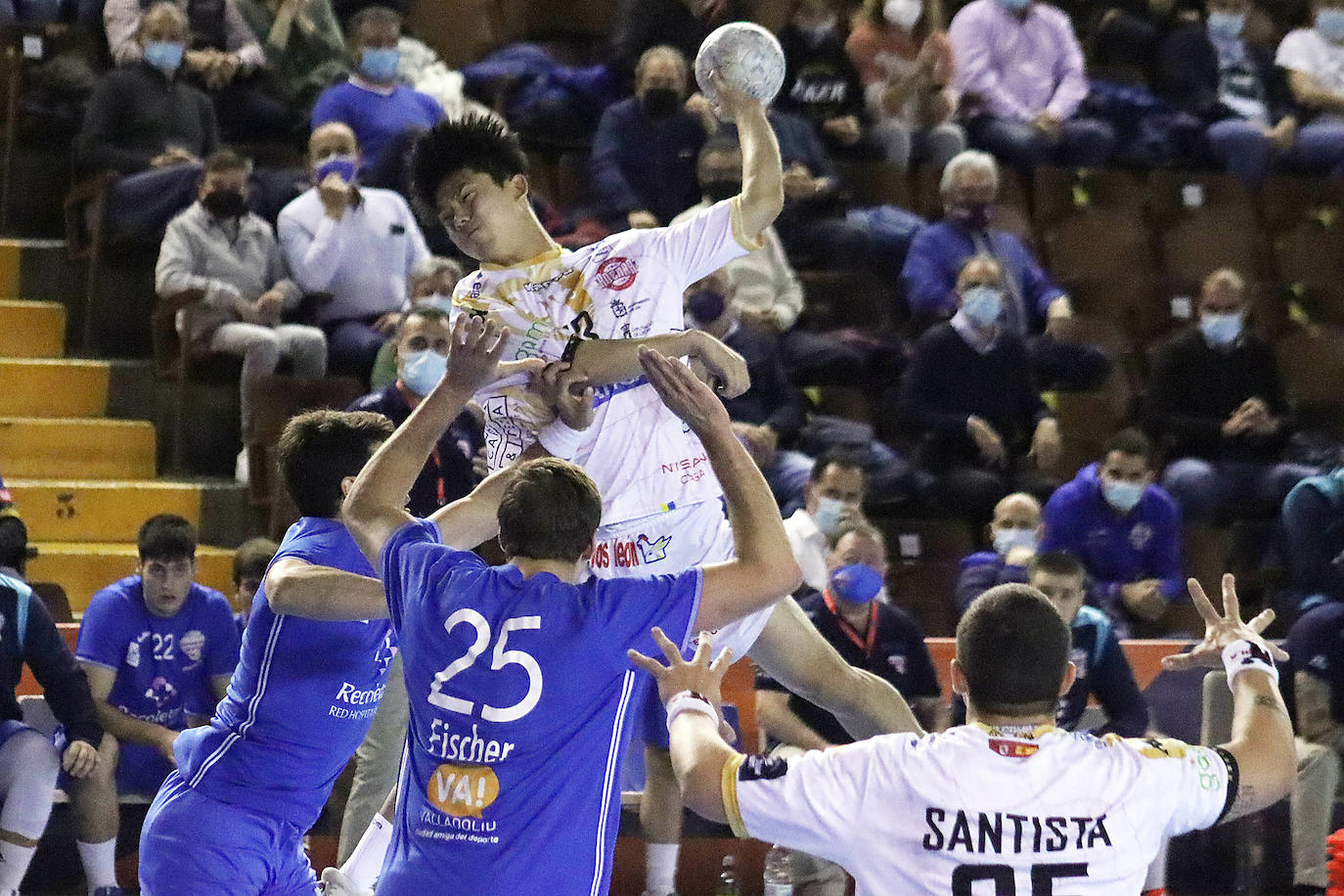 El conjunto leonés logró un importante triunfo en el derbi.