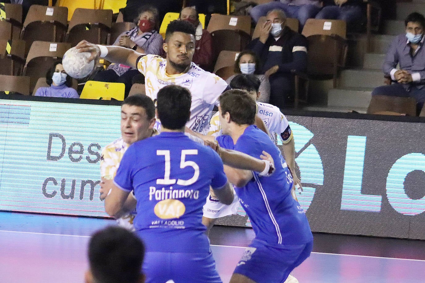 El conjunto leonés logró un importante triunfo en el derbi.