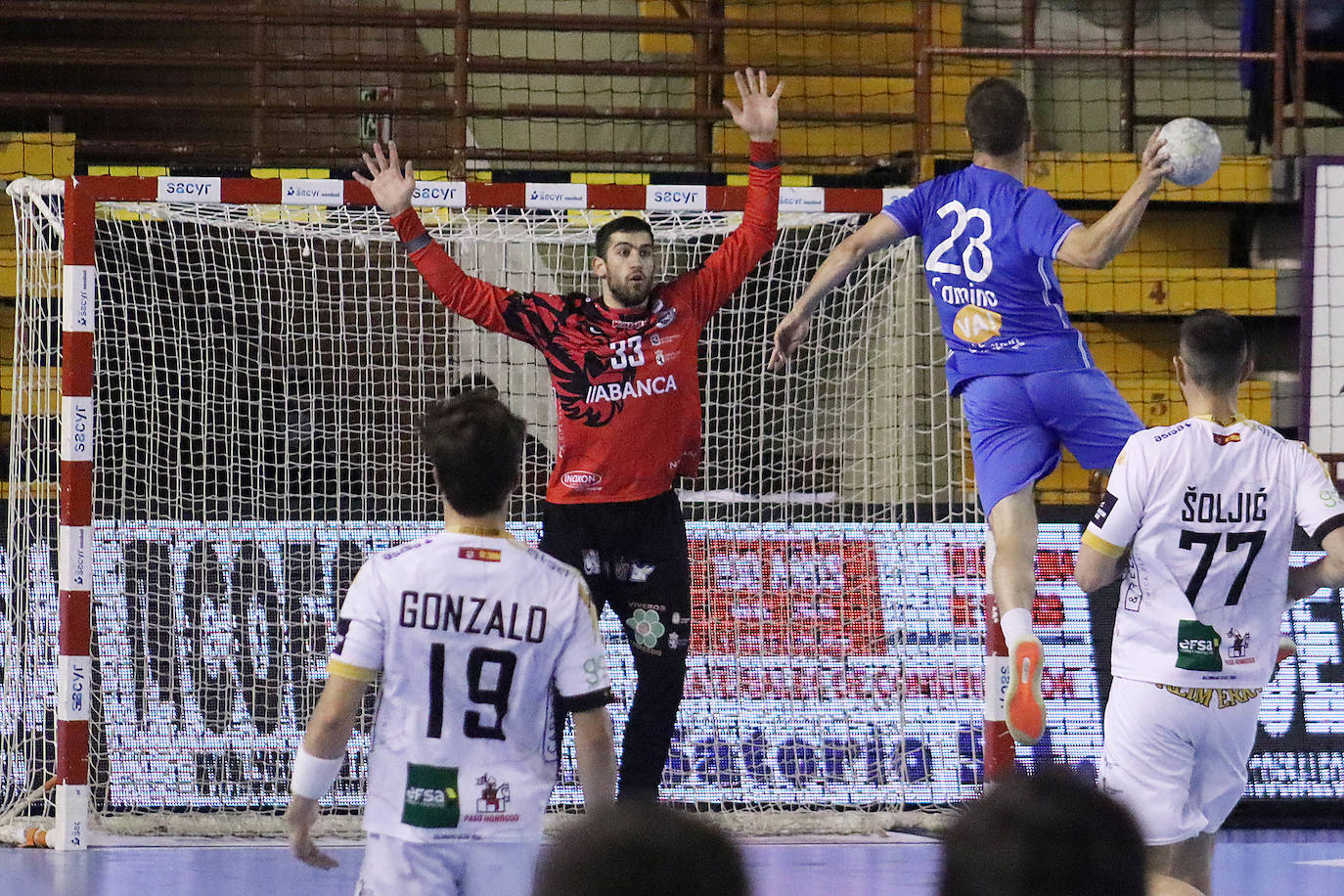 El conjunto leonés logró un importante triunfo en el derbi.