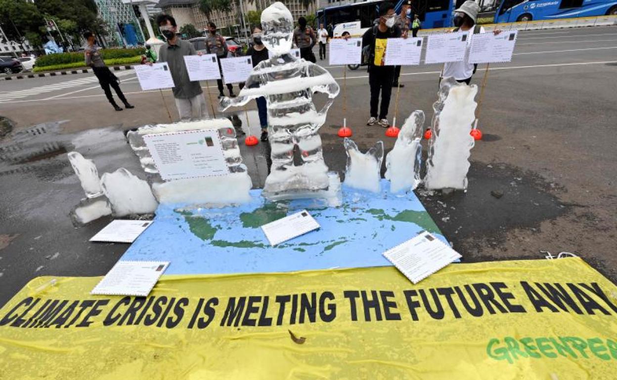 Protesta de Greenpeace con motivo de la COP26. 