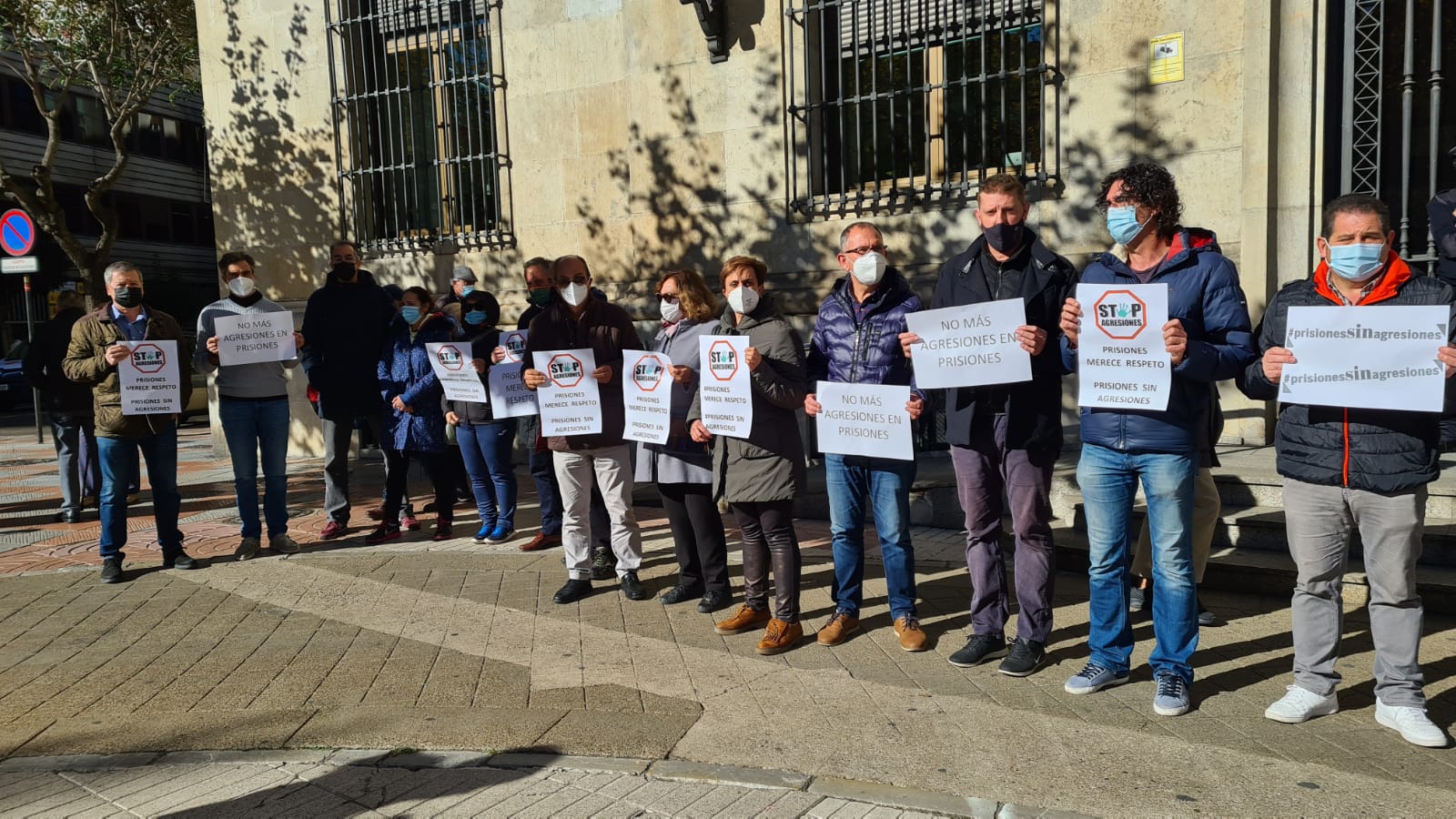 Los funcionarios se concentran para reclamar más protección y autoridad.