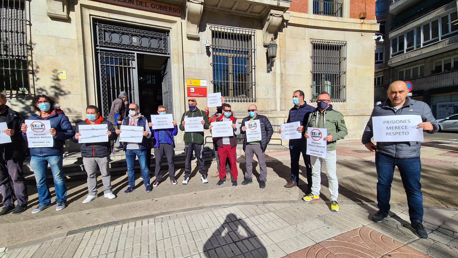 Los funcionarios se concentran para reclamar más protección y autoridad.