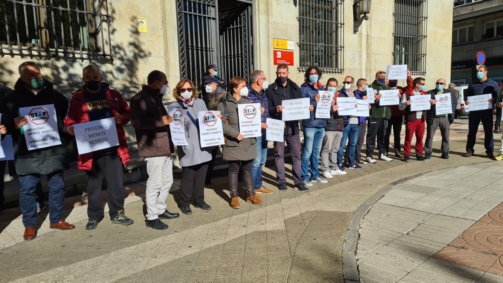 Los funcionarios se concentran para reclamar más protección y autoridad.