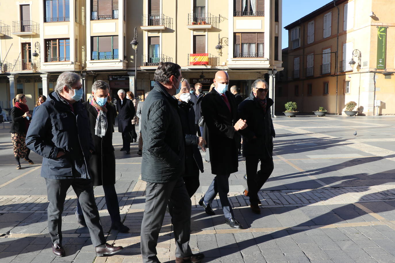 Las autoridades religiosas y políticas acompañaron al presidente de la CEOE al templo leonés.