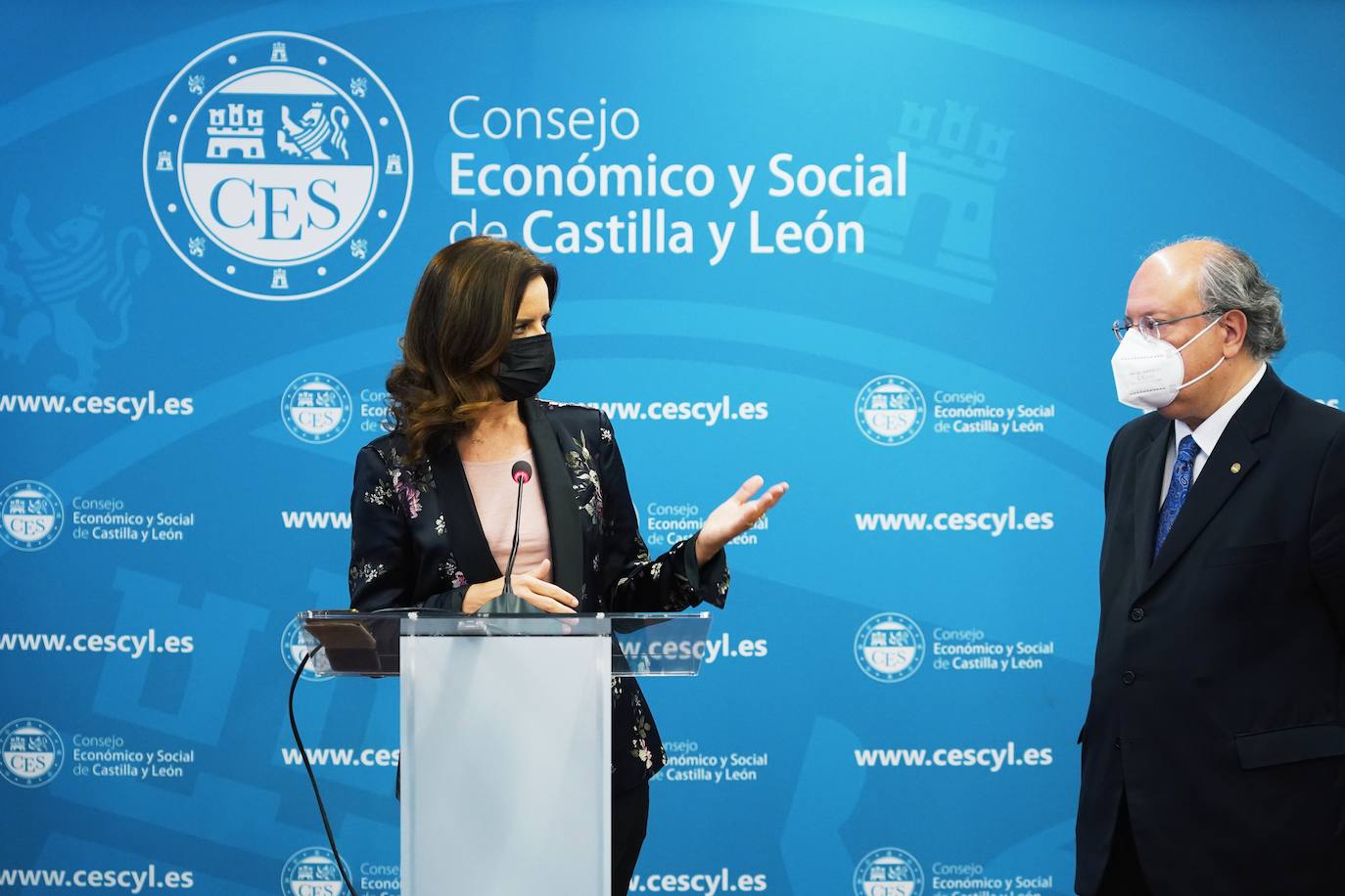 La consejera en su visita al CES. 