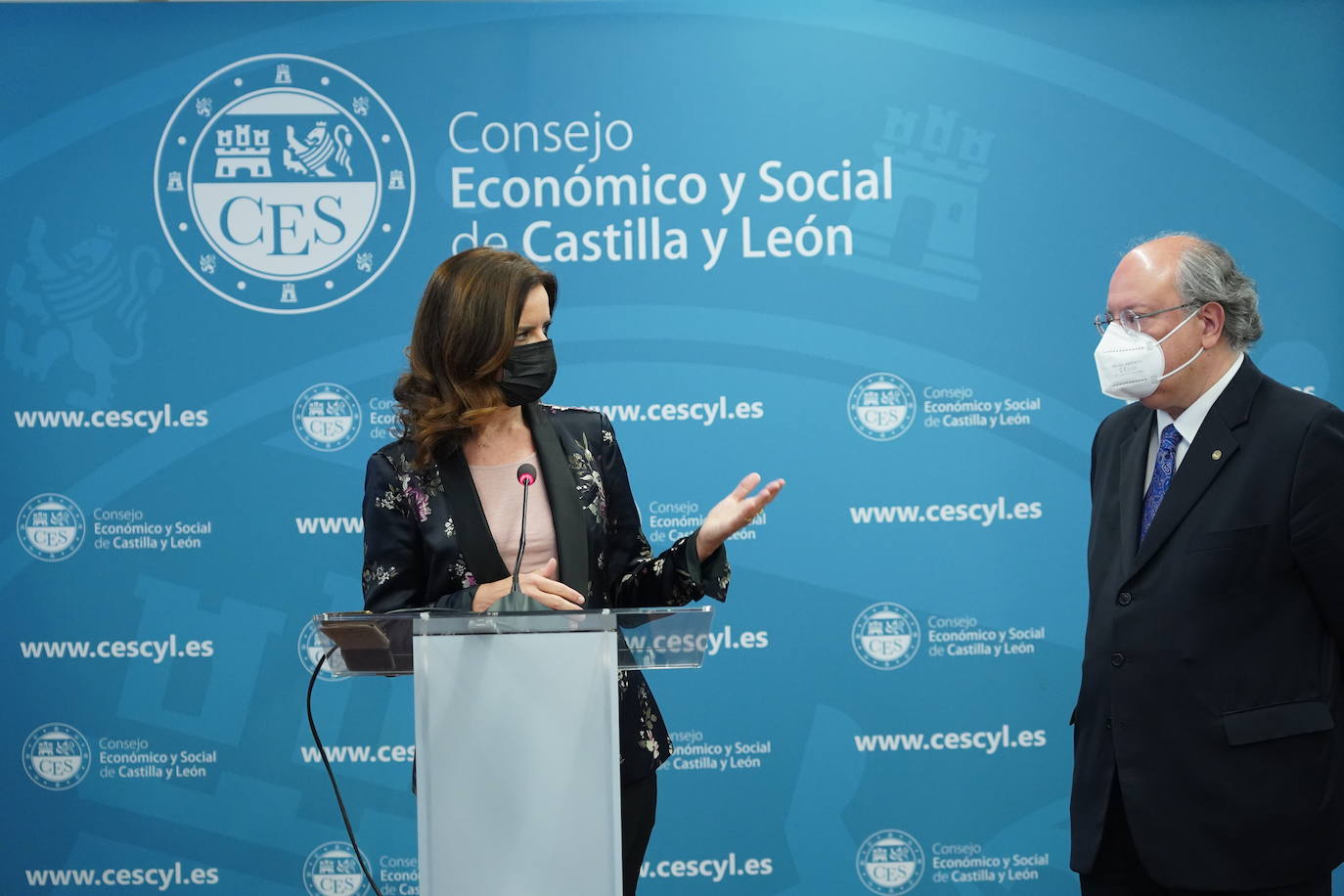 La consejera en su visita al CES. 