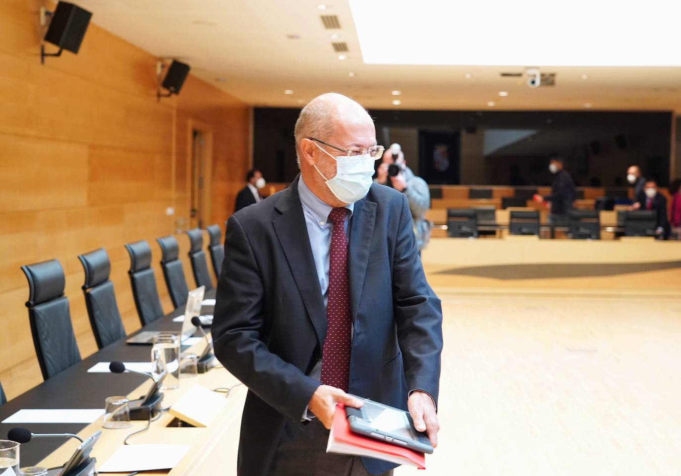 El consejero de Transparencia, Ordenación del Territorio y Acción Exterior, Francisco Igea, presenta los presupuestos para 2022 de su departamento ante la Comisión de Economía y Hacienda de las Cortes.