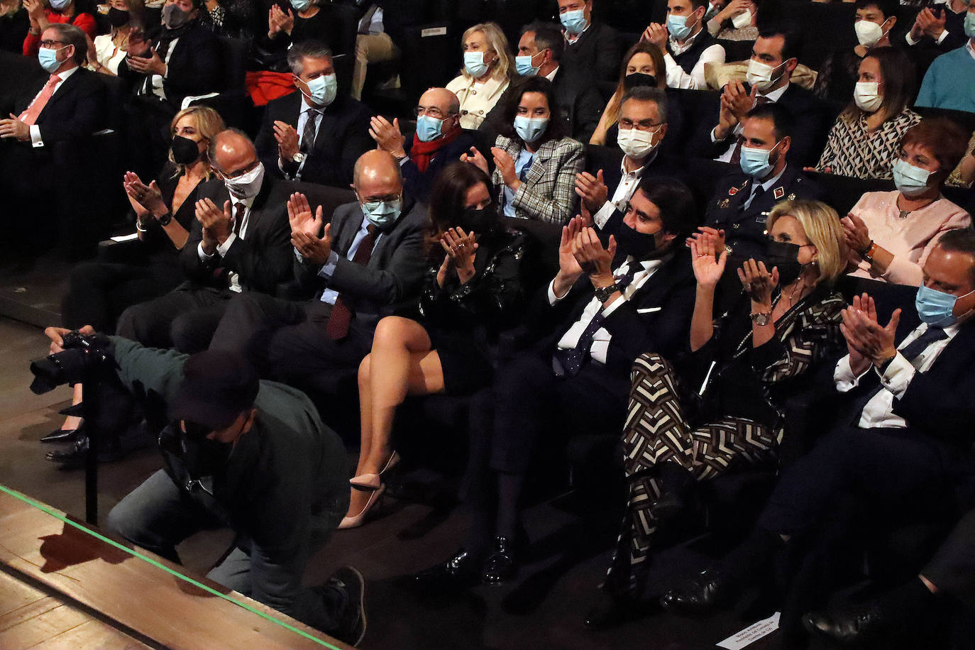 Francisco Igea, Vicepresidente de la Junta; Verónica Casado, Consejera de Sanidad; Juan Carlos Suárez quiñones, Consejero de Fomento; Ana Carlota Amgo, Consejera de Empleo y Yolanda Barrientos, en la Gala VIII Premios Haz Huella de Leonoticias