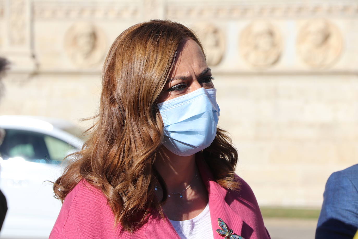 Medio centenar de personas con capacidades diferentes participan en una jornada junto a la Policía Nacional para demostrar que el Camino de Santiago es accesible para todos | La delegada del Gobierno en la comunidad, Virginia Barcones, agradece a las cuatro asociaciones involucradas -Amidown León, Asprona León, Moteros Solidarios y Aderle- su papel social.