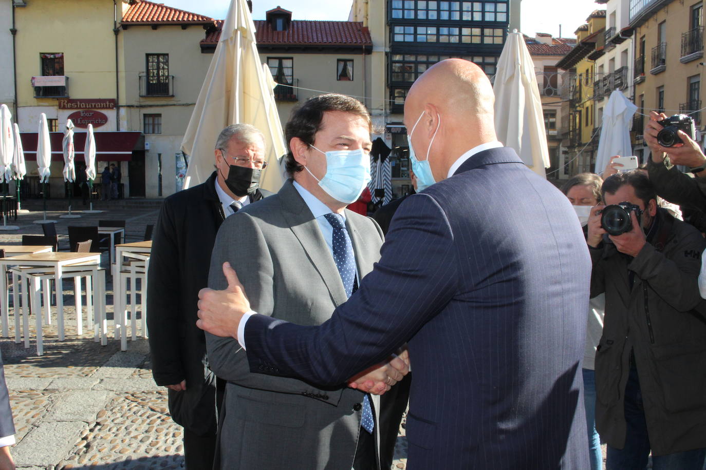 El presidente de la Junta, Alfonso Fernández Mañueco, rubrica el acuerdo de ampliación junto con el alcalde de la ciudad, José Antonio Diez | La inversión inicial asciende a 10 millones de euros | La Junta coordinará las expropiaciones y venta de parcelas. 