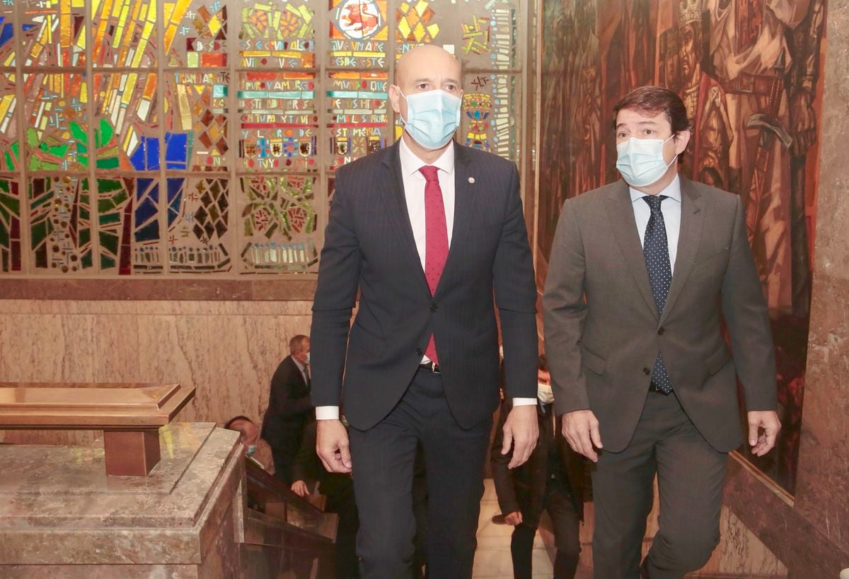 El presidente de la Junta, Alfonso Fernández Mañueco, rubrica el acuerdo de ampliación junto con el alcalde de la ciudad, José Antonio Diez | La inversión inicial asciende a 10 millones de euros | La Junta coordinará las expropiaciones y venta de parcelas. 