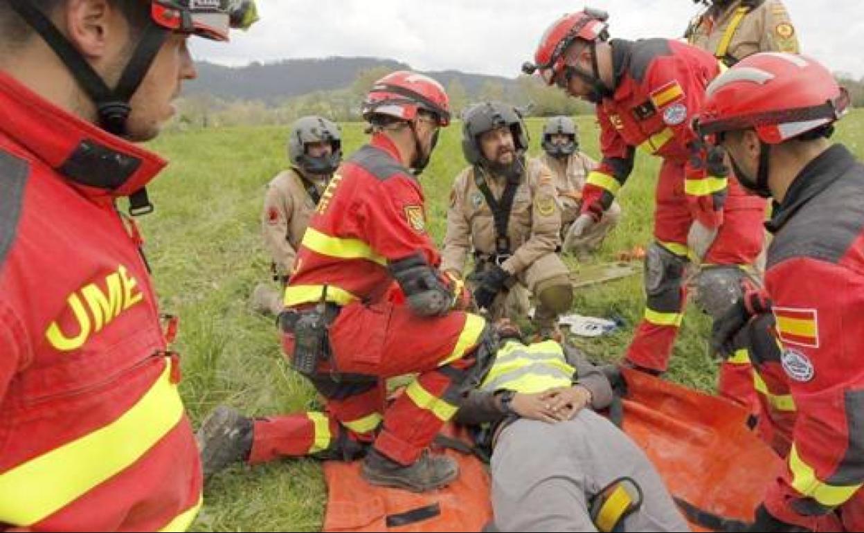 Prácticas realizadas por la Unidad Militar de Emergencias.