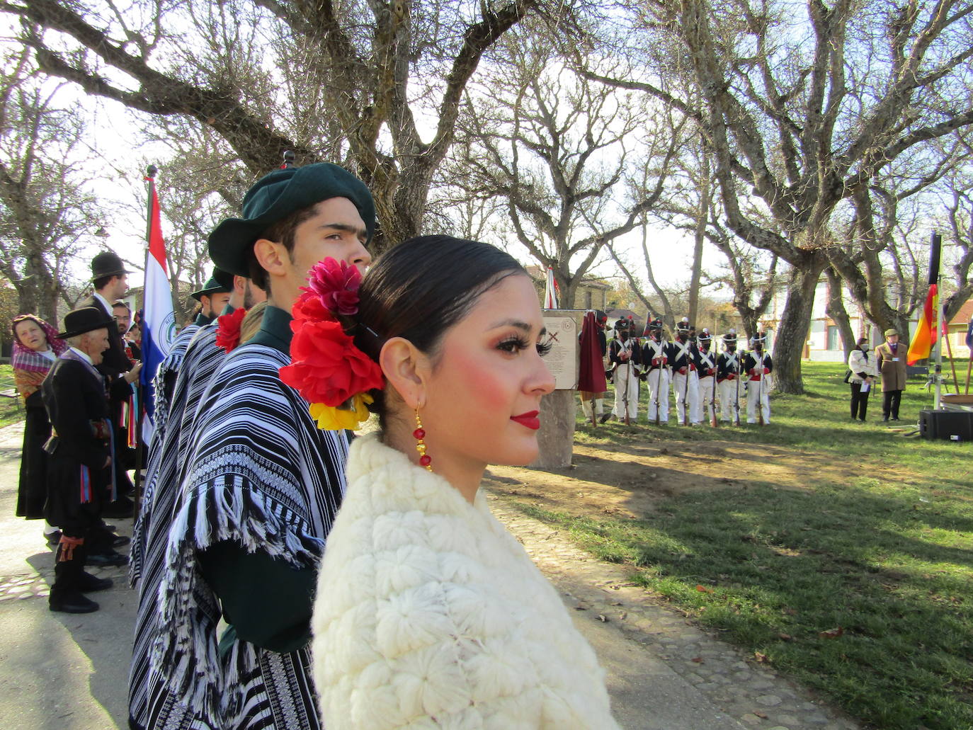 Turienzo de los Caballeros ha homenajeado este sábado a los soldados españoles y uruguayos que el 2 de enero de 1809 perdieorn la vida al ser alcanzados en su retirada de Atorga por la caballería francesa del general Franceschi en un combate en la carretera que ascendía hasta Foncebadón.