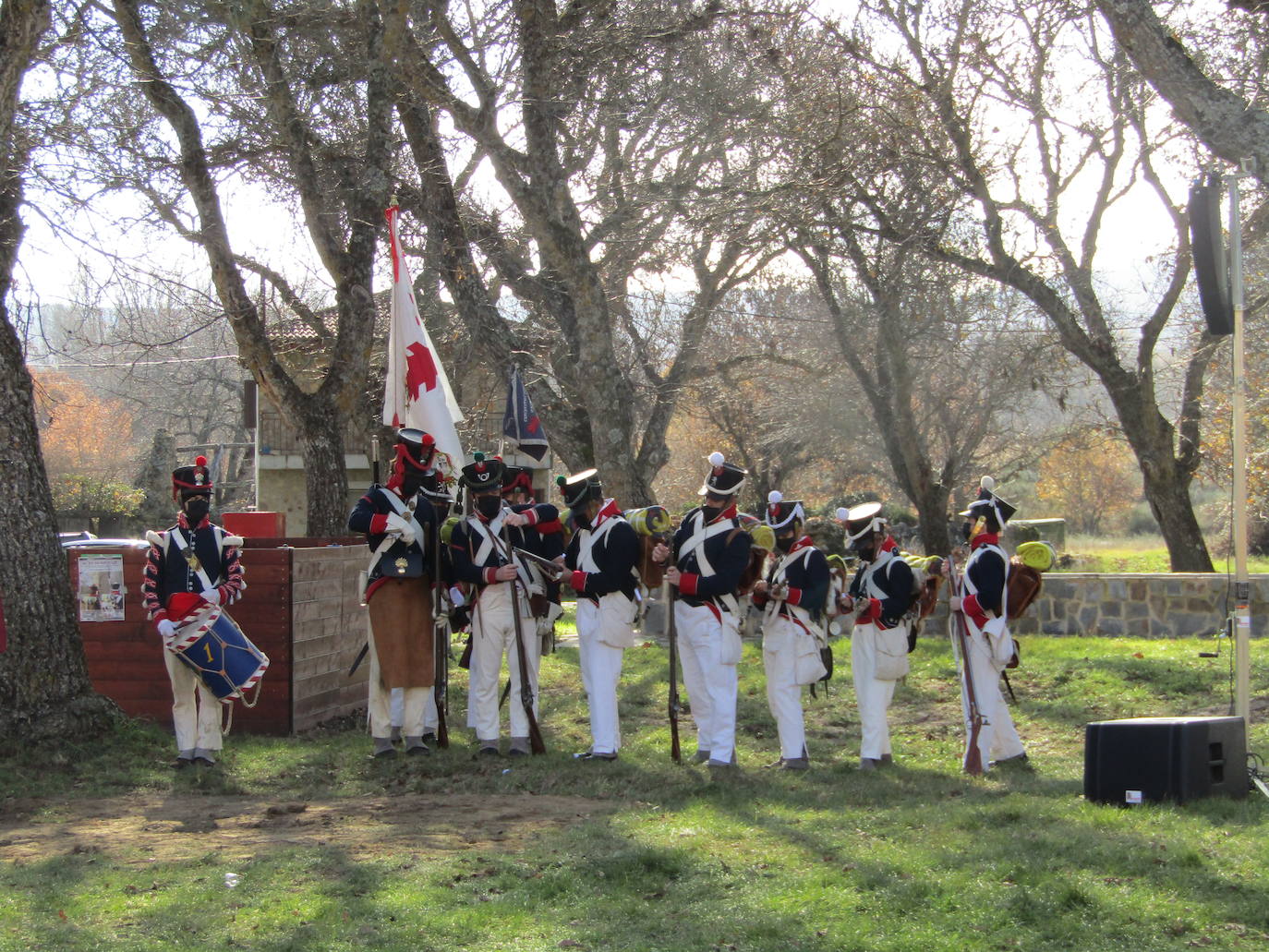 Turienzo de los Caballeros ha homenajeado este sábado a los soldados españoles y uruguayos que el 2 de enero de 1809 perdieorn la vida al ser alcanzados en su retirada de Atorga por la caballería francesa del general Franceschi en un combate en la carretera que ascendía hasta Foncebadón.