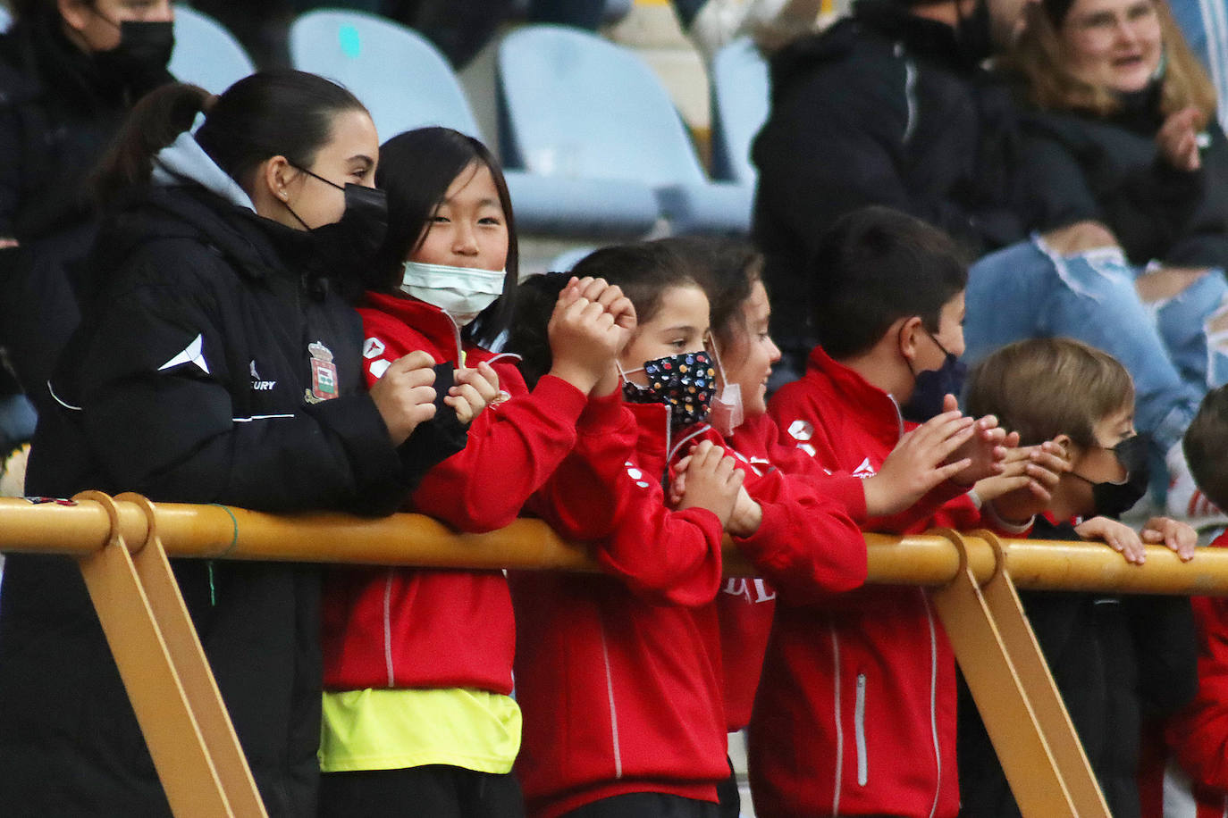 El conjunto leonés recibía en el Reino de León a los madrileños en una nueva jornada de la competición liguera.