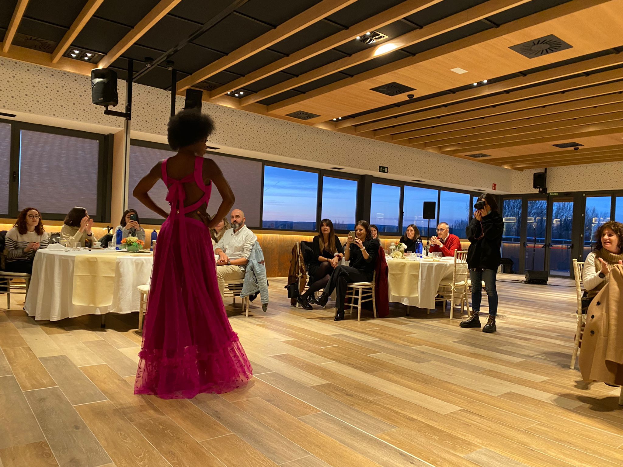 La Trail Fashion Week ha combinado deportes, música y moda en una tarde con un fin único: recaudar fondos para la investigación de la esclerosis múltiple.