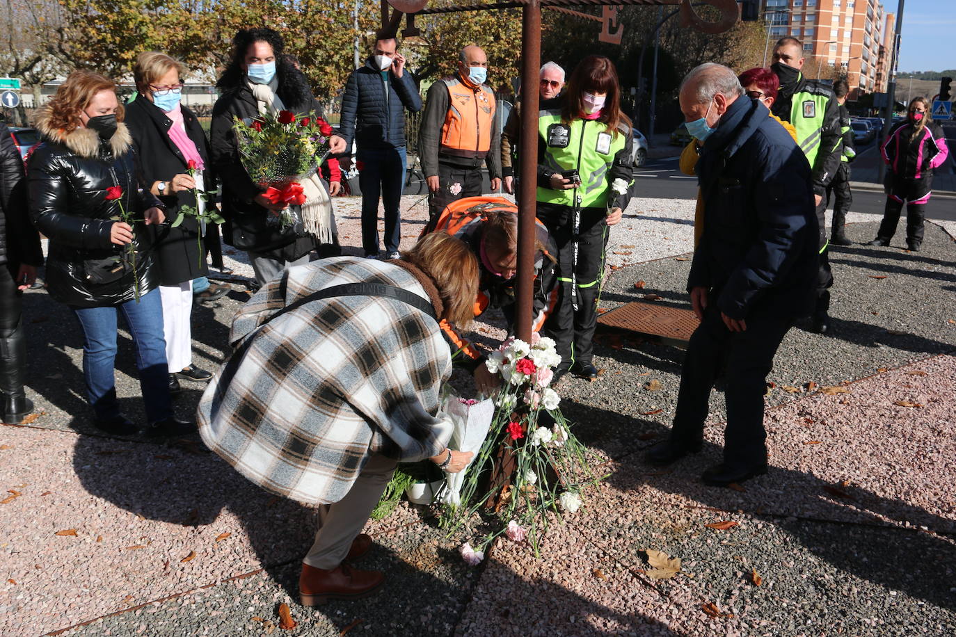 La fundación Avata organiza un acto en memoria de las personas que perdieron la vida en la carretera en la provincia.