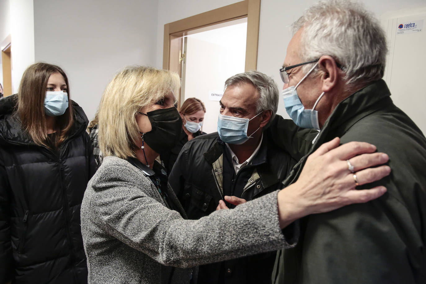 La consejera de Sanidad, Verónica Casado, visita el Punto de Atención Continuada (PAC) de Valderas.