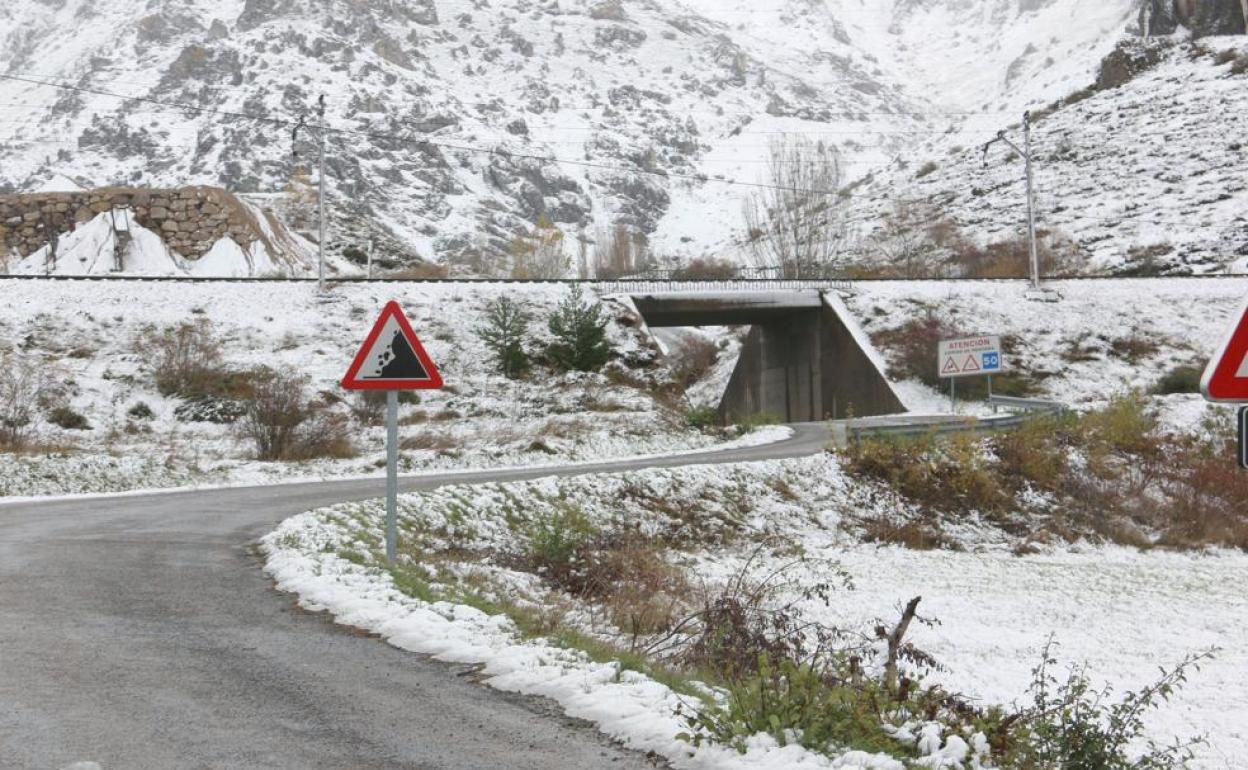 La nieve deja cubierta parte de la provincia de León durante estas jornadas de temporal.