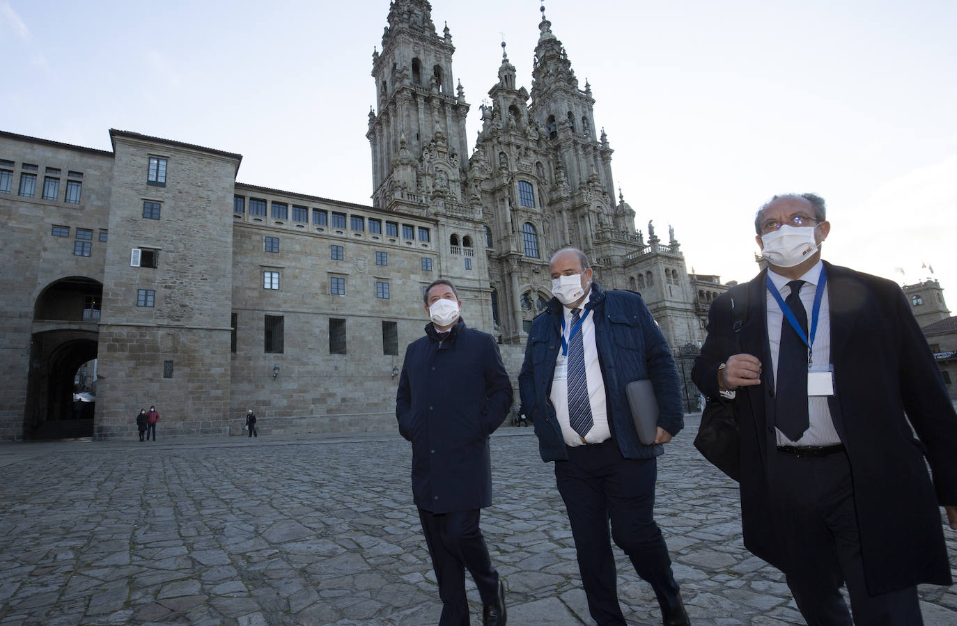 El presidente de la Junta, Alfonso Fernández Mañueco, durante su participación en el 'Foro Santiago. Camino de Consenso', encuentro institucional de las comunidades de Galicia, Castilla y León, Asturias, Cantabria, La Rioja, Aragón, Castilla-La Mancha y Extremadura.