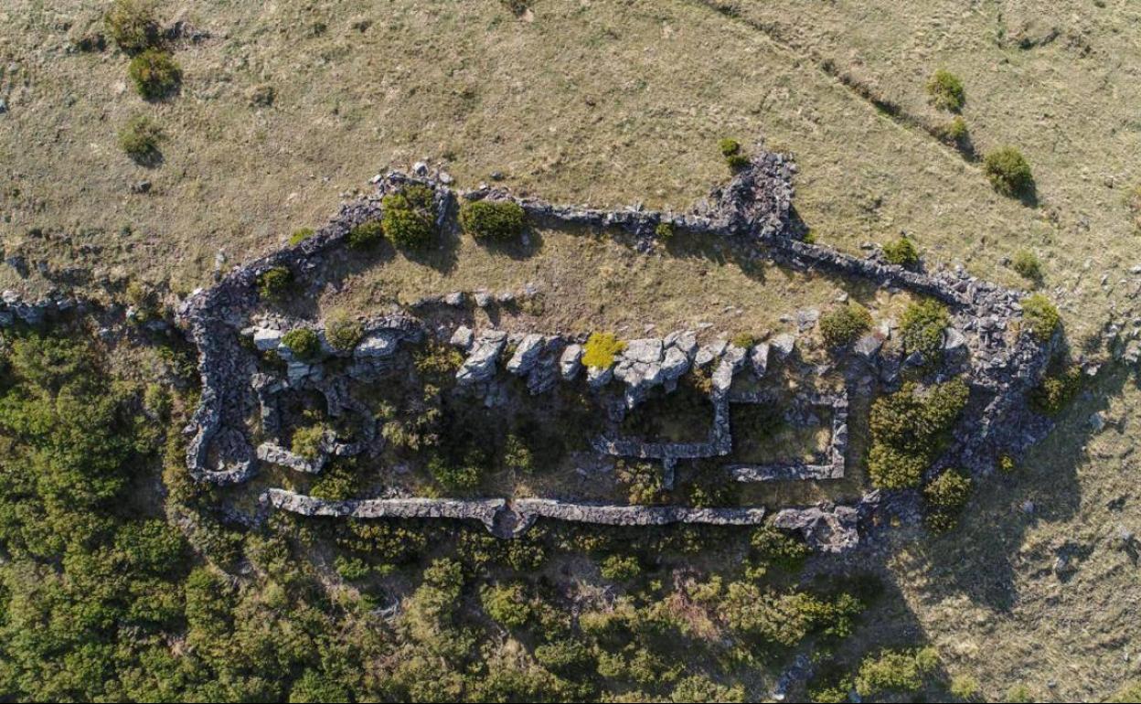 Una de las fortificaciones que resisten en su planta desde la Guerra Civil.