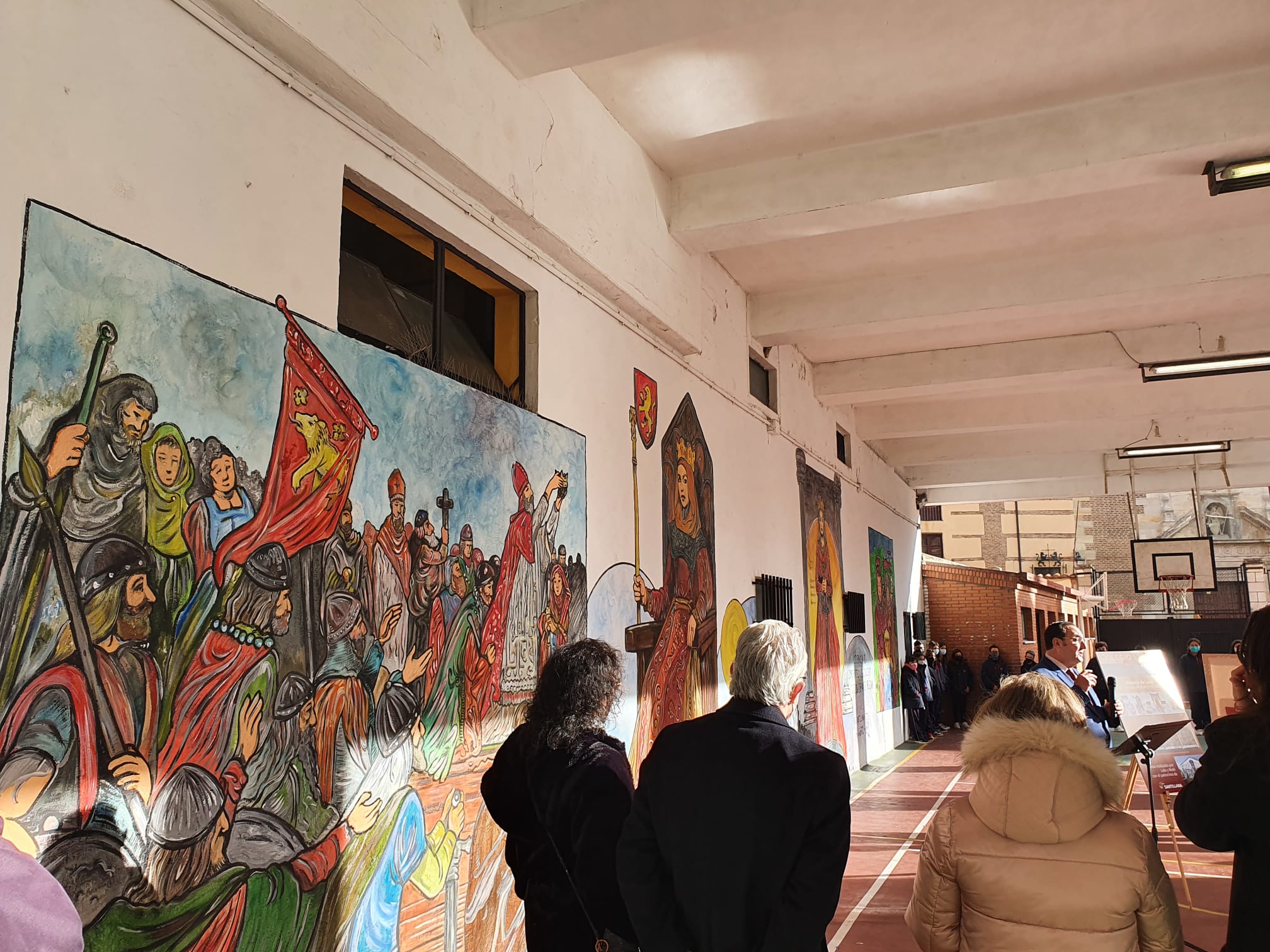 Fotos: Mural temático sobre el Reino de León