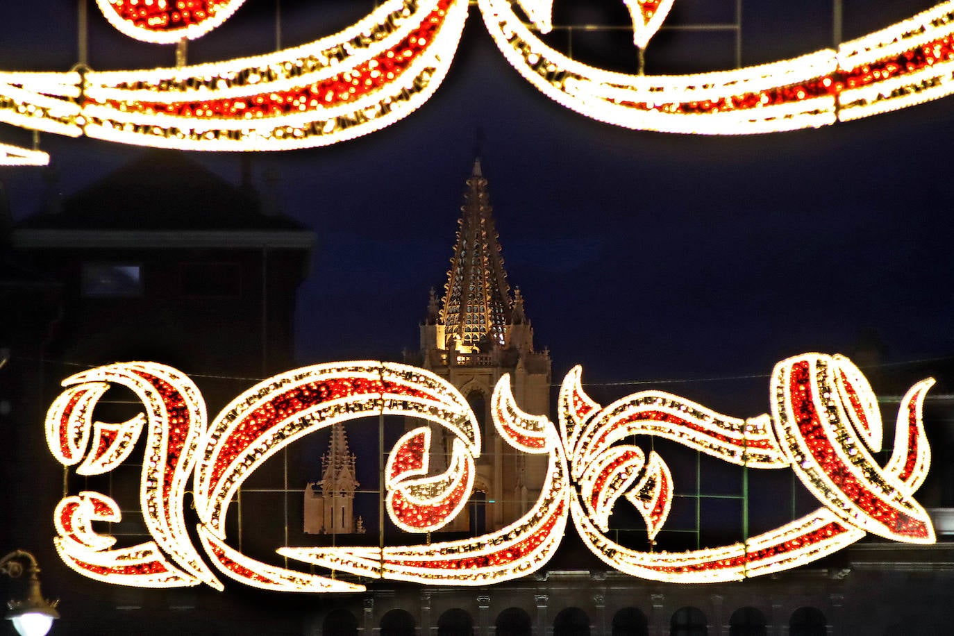 Encendido del alumbrado navideño en León.