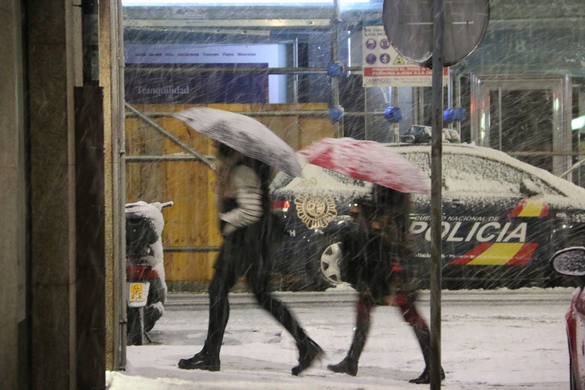 La intensa nevada en León sorprende en la capital y pone en jaque a la provincia