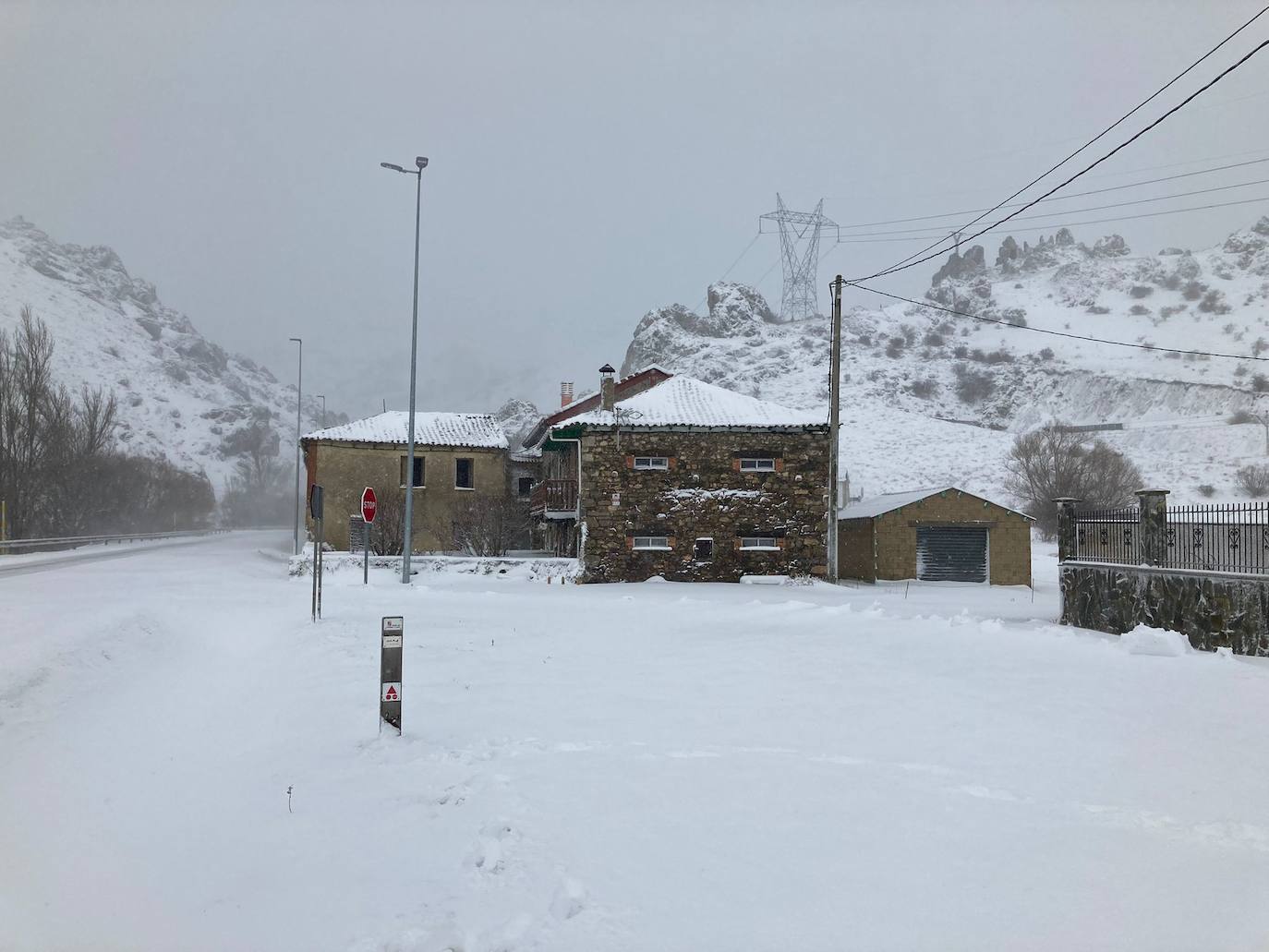 Fotos: La nieve cubre de blanco Villamanín