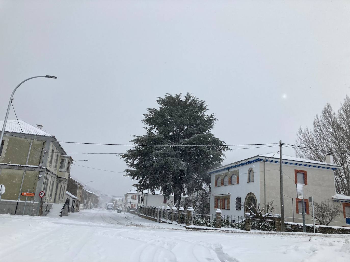 Fotos: La nieve cubre de blanco Villamanín