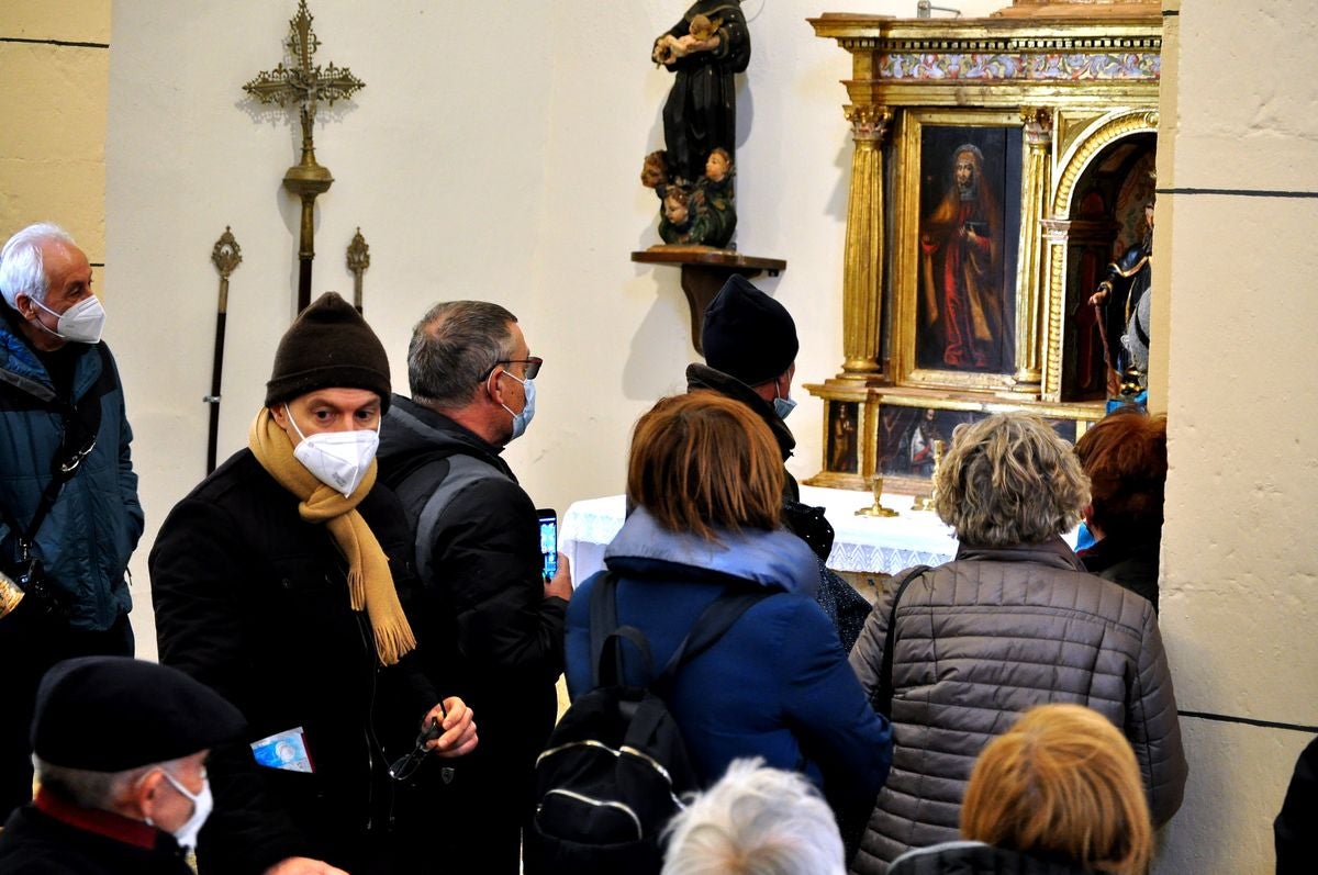 Miembros de Promonumenta han visitado los diferentes pueblos de la provincia que pertenecen a la Ruta de los Retablos Platerescos.