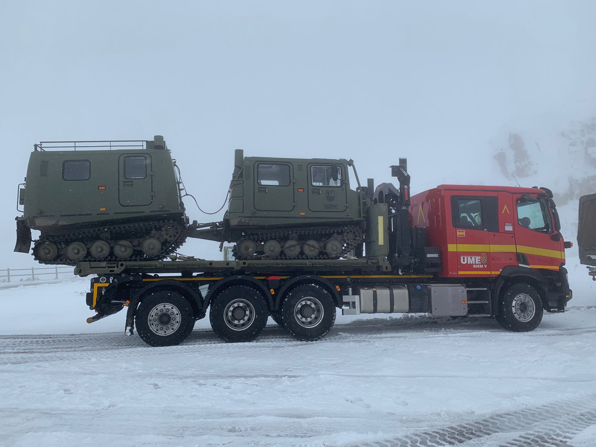 La Unidad Militar de Emergencias ubicada en El Ferral del Bernesga participa con 350 militares y 120 vehículos en ejercicios de emergencia en tormentas invernales.