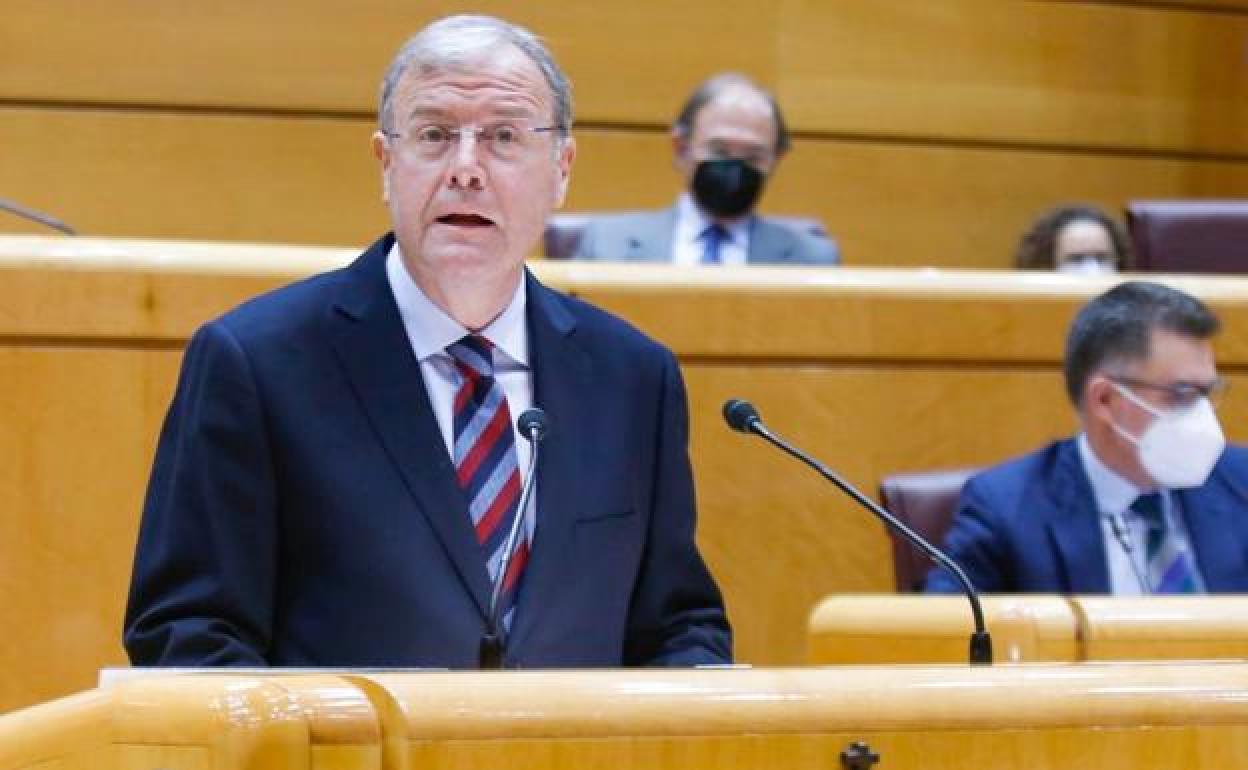 Antonio Silván, durante una intervención en una sesión en el Senado.