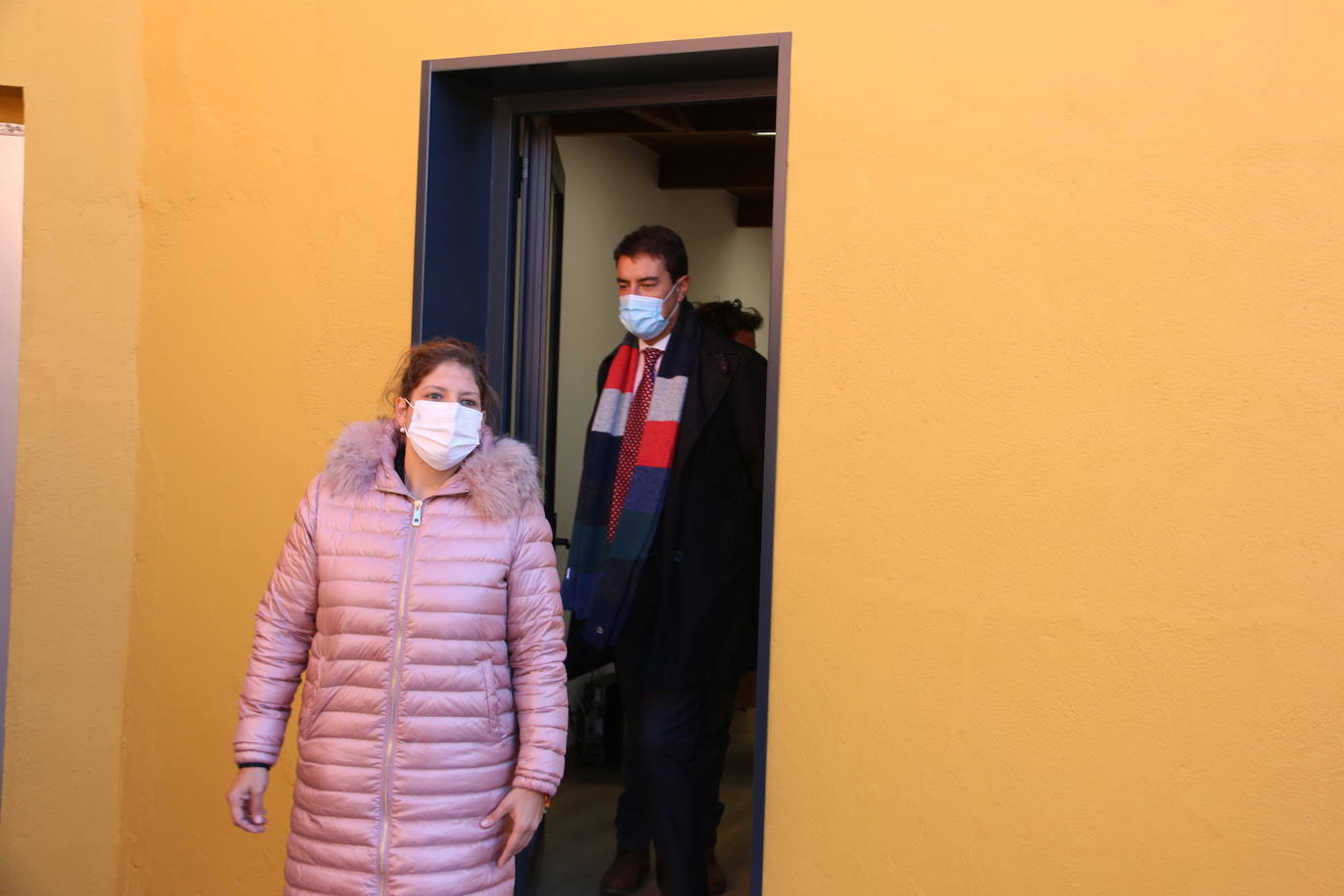 El consejero de Presidencia, Ángel Ibáñez, ha visitado el nuevo espacio de trabajo compartido en el antiguo matadero de Sahagún que ha contado con una iversión de 110.000 euros de la Junta.