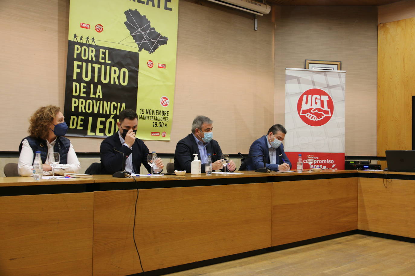 Representantes de Psoe, PP, Cs, Podemos y UPL participan en una mesa de debate organziada por CCOO y UGT con el compromiso de «cumplir lo pactado» | Las culpas del «parón» de la Mesa se reparten y sindicatos amenazan con movilizaciones en caso de no poner una pronta solución.