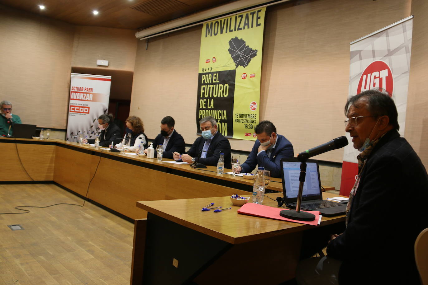 Representantes de Psoe, PP, Cs, Podemos y UPL participan en una mesa de debate organziada por CCOO y UGT con el compromiso de «cumplir lo pactado» | Las culpas del «parón» de la Mesa se reparten y sindicatos amenazan con movilizaciones en caso de no poner una pronta solución.