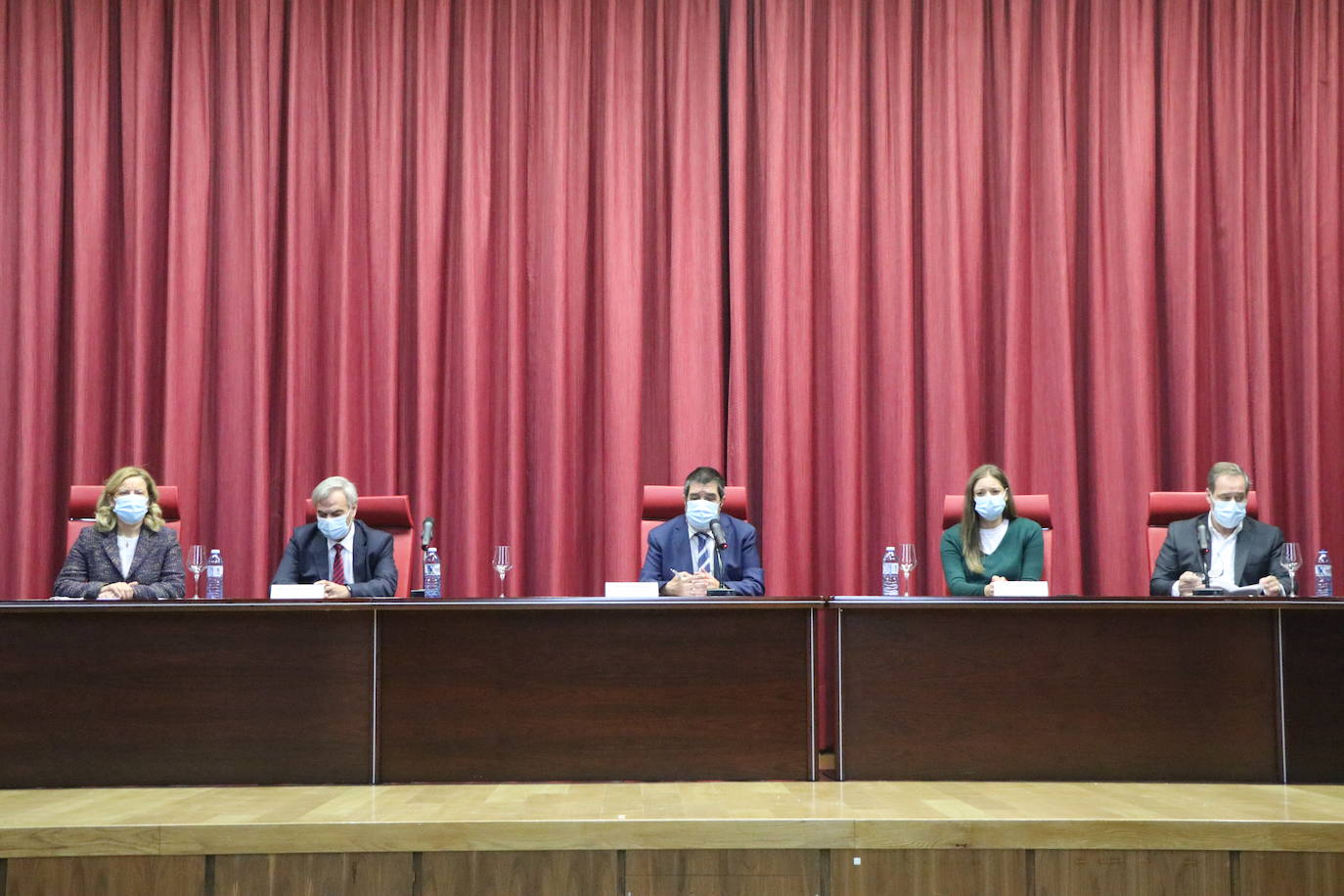 José Pedro Fernández toma posesión de su nuevo cargo como gerente en el Complejo Asistencial Universitario de León.