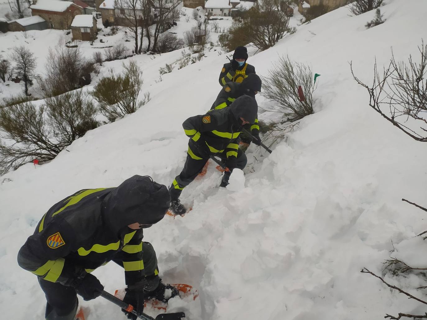 Fotos: La UME se prepara ante la emergencia en la nieve