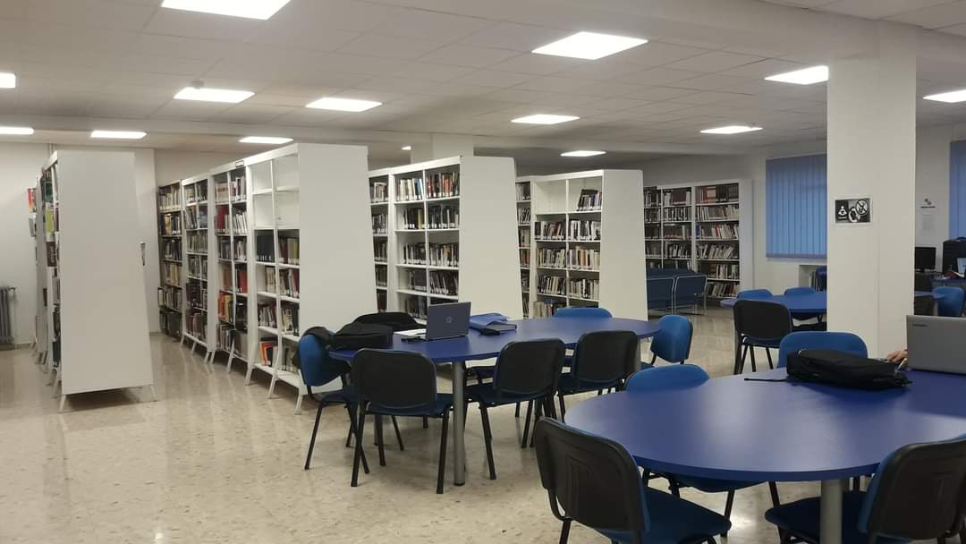 LA biblioteca municipal del Ayuntamiento de Sahagún es una de las instalaciones que, según afirman desde el Consistorio, cuenta con unas instalaciones completamente accesibles.