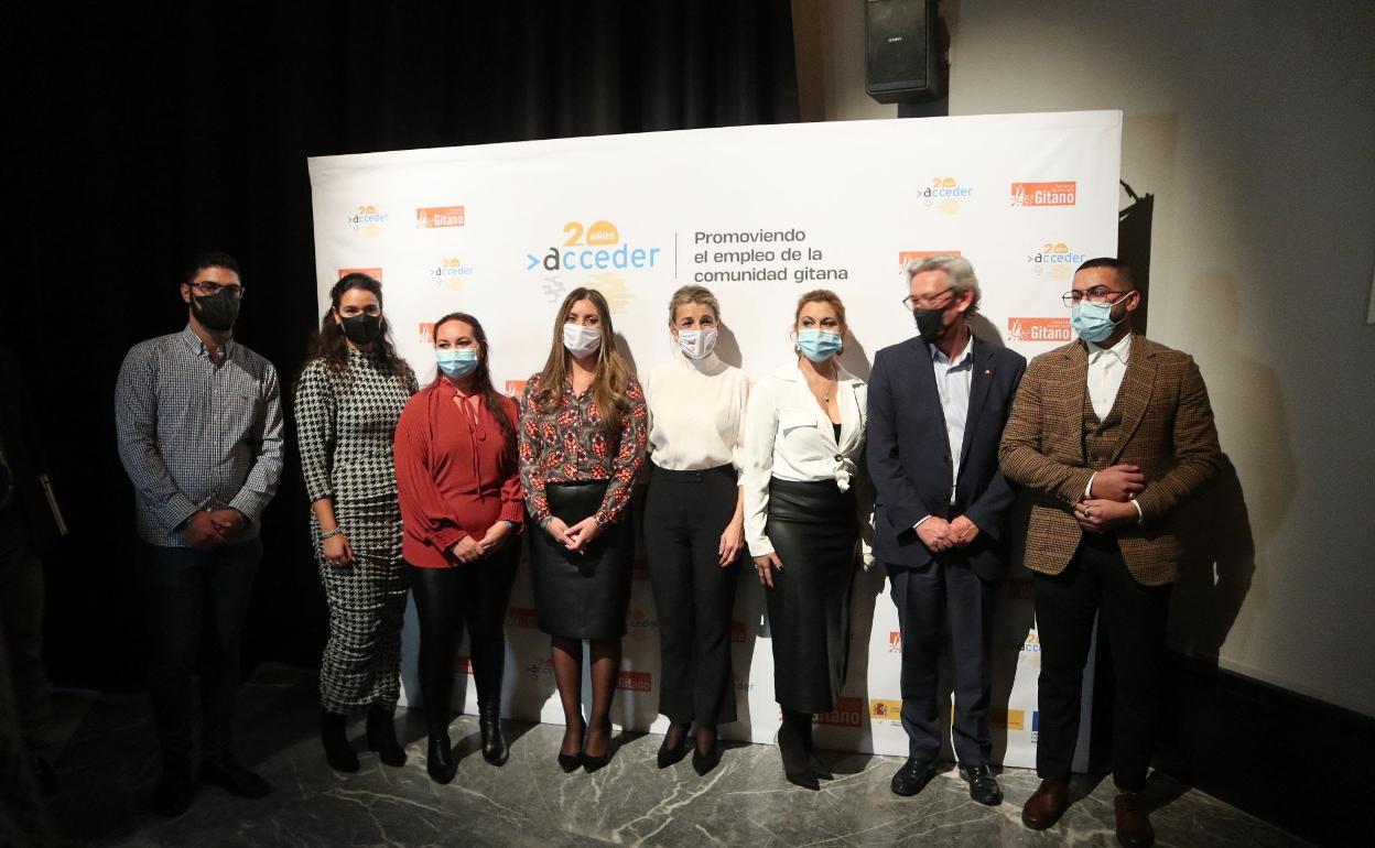 Representantes del Gobierno y de la Fundación Secretariado Gitano (FSG), en la presentación de los datos del programa Acceder. 