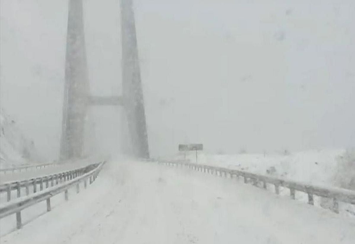 La situación meteorológica vuelve a complicarse en la provincia | Cae la cota de nieve y los paisajes nevados regresan a la zona norte. 